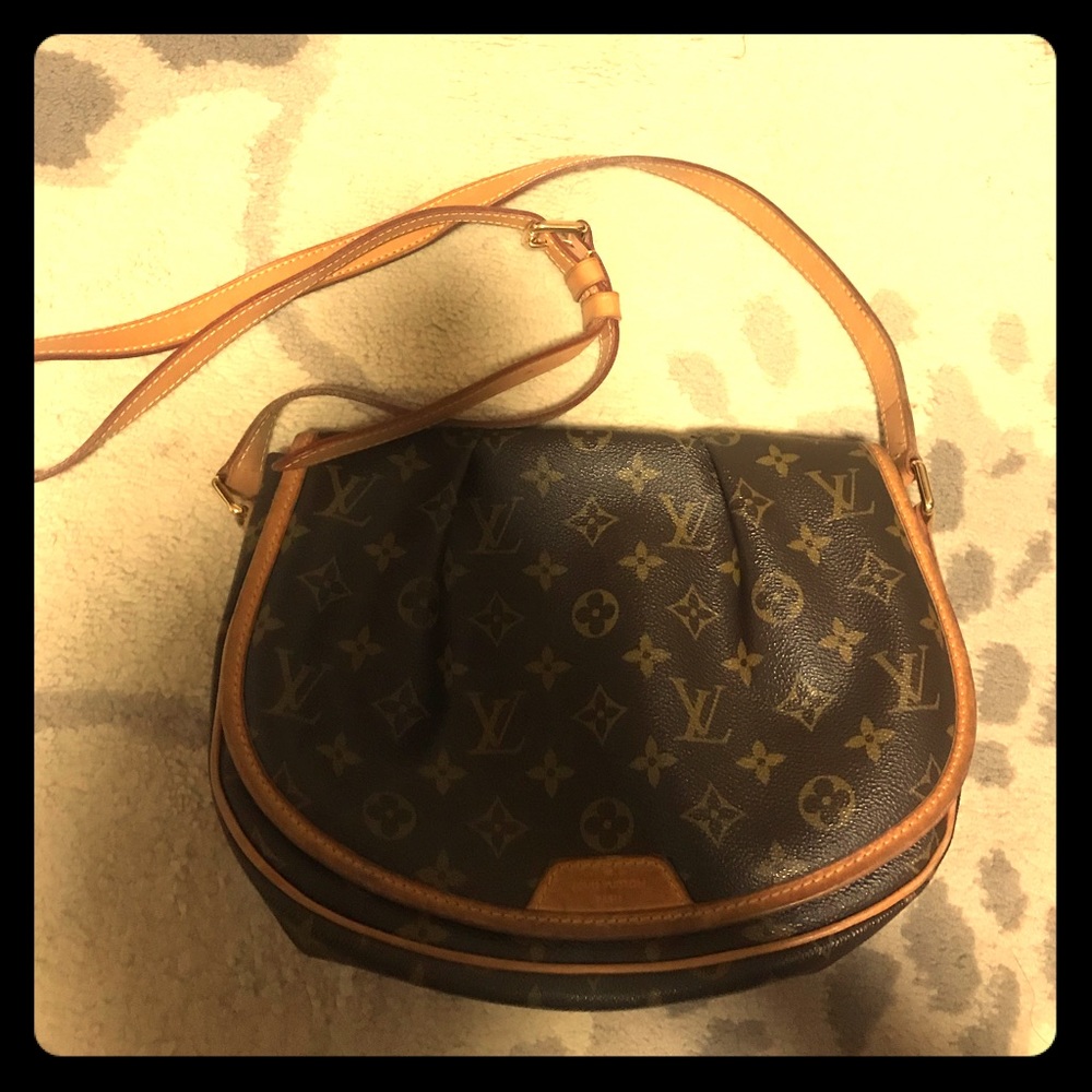 MENILMONTANT PM LV crossbody